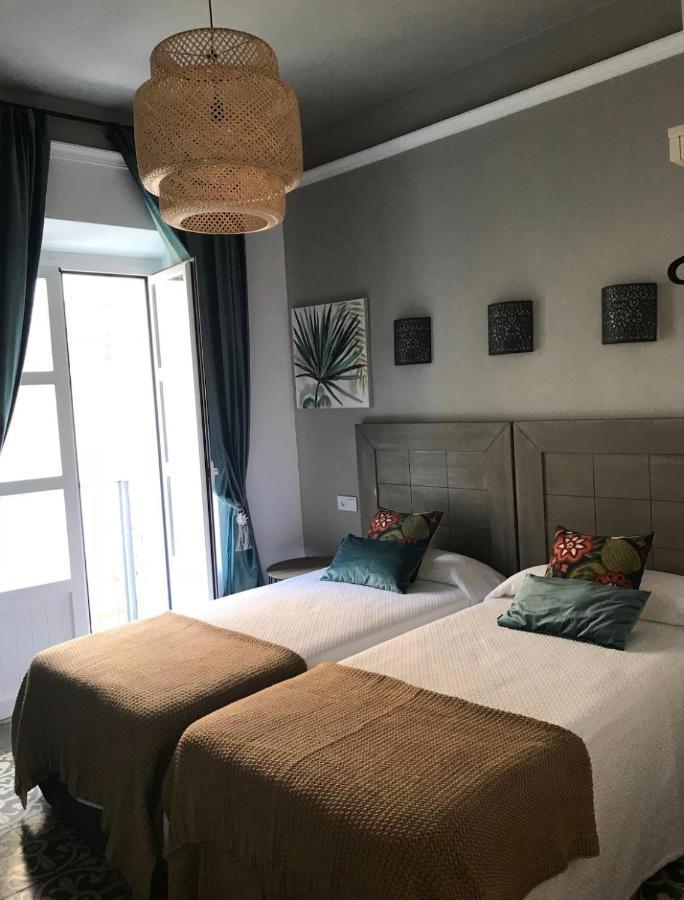 Monna Flats Arenal 1 Apartment Sevilla Bagian luar foto